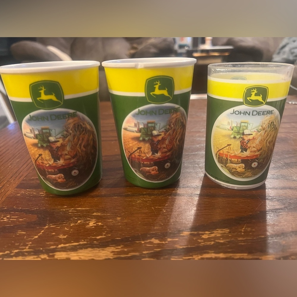 John Deere Green and Yellow Drinkware Set - Picture 2 of 4